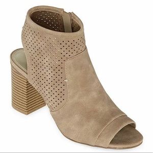 A.N.A. Taupe Whiskey Open Toe Bootie size 8.5